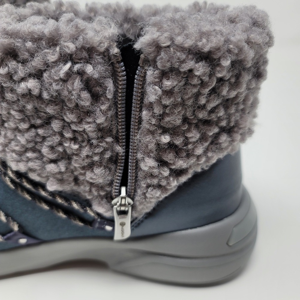 Bzees Ovation Blue Gray Sherpa Side Zip Ankle Boot Bootie Sz 8W Machine Washable - Picture 8 of 13
